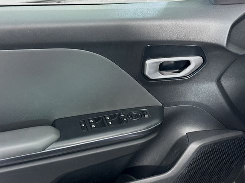 Used 2025 Kia K4 LXS image 15