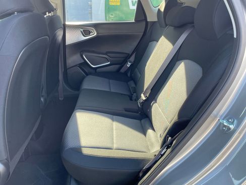 Used 2025 Kia Soul LX w/ LX Technology Package image 23