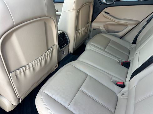 Certified 2024 Porsche Macan S AWD/4WD image 18