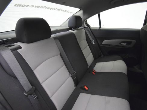 Used 2015 Chevrolet Cruze LS FWD image 17