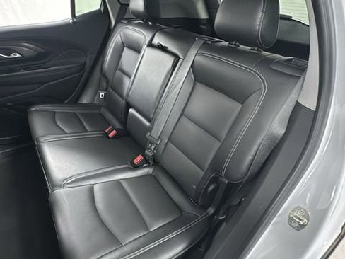 Used 2024 GMC Terrain SLT image 12