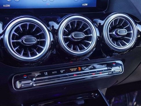 Certified 2025 Mercedes-Benz GLA 250 GLA 250 image 22