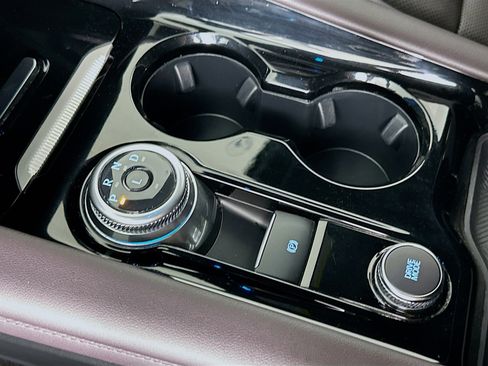 Used 2025 Ford Explorer Platinum w/ LUX Leather Package image 25