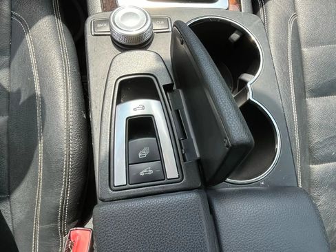 Used 2012 Mercedes-Benz E 350 Cabriolet w/ Premium 1 Launch Pkg image 23