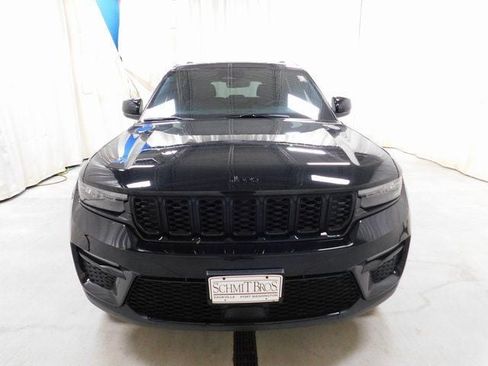 New 2025 Jeep Grand Cherokee Limited w/ Black Appearance Package image 4