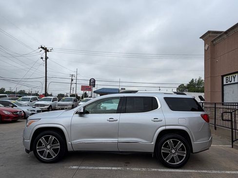 Used 2018 GMC Acadia Denali w/ Technology Package FWD image 8