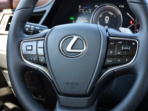 New 2025 Lexus ES 300h w/ Premium Package image 23