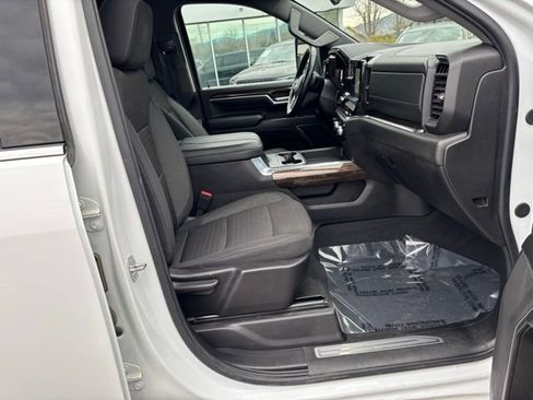 Used 2024 GMC Sierra 3500 SLE w/ SLE Value Package image 33