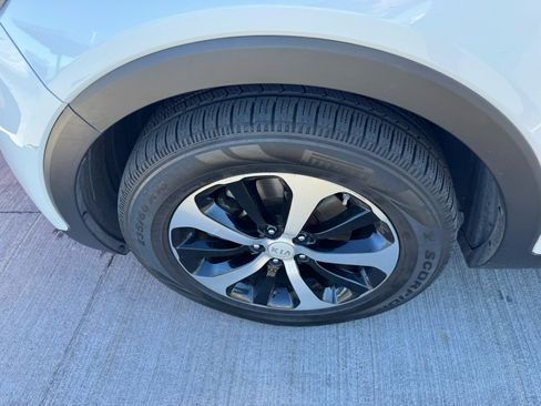 Used 2016 Kia Sorento EX image 8