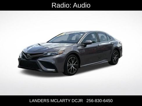 Used 2024 Toyota Camry SE FWD image 4