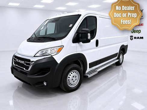 Used 2025 RAM ProMaster 2500 w/ U-Haul Equipment Group FWD image 3