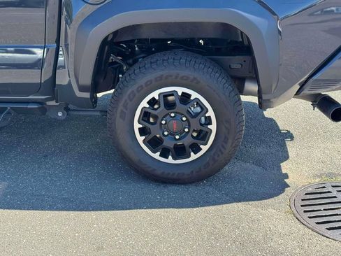 Used 2024 Toyota Tacoma TRD Off-Road AWD/4WD image 11