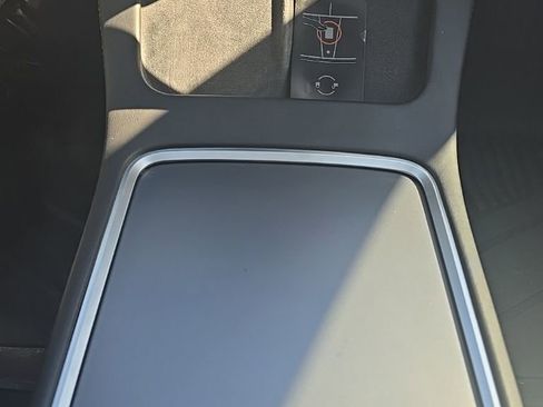 Used 2021 Tesla Model 3 Performance image 6