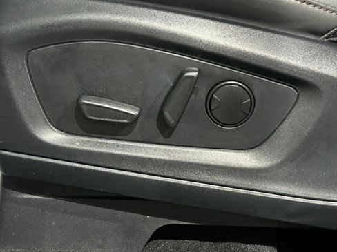 Used 2025 Ford Explorer Active w/ Active Comfort Package AWD/4WD image 43