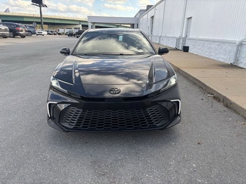 Used 2025 Toyota Camry SE image 10