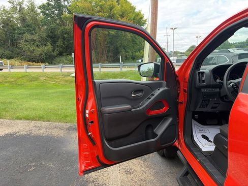 Certified 2025 Nissan Frontier PRO-4X AWD/4WD image 12