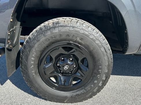 Used 2021 Toyota Tacoma SR image 11