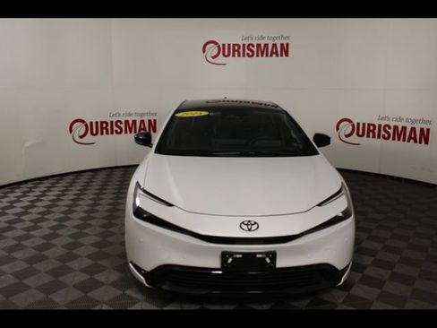 Used 2025 Toyota Prius AWD image 13