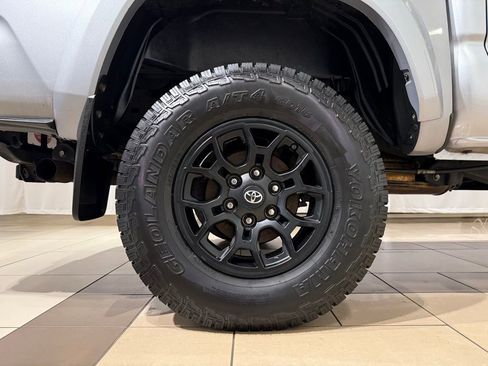 Used 2019 Toyota Tacoma SR5 image 9