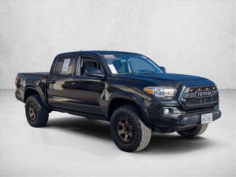 Used 2016 Toyota Tacoma SR5 w/ SR5 Appearance Package (SN) image 3