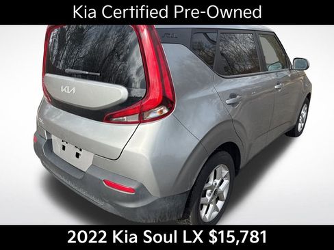 Certified 2022 Kia Soul LX w/ Technology Package image 4