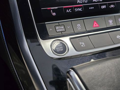 Used 2025 Audi Q7 3.0T Premium Plus image 33