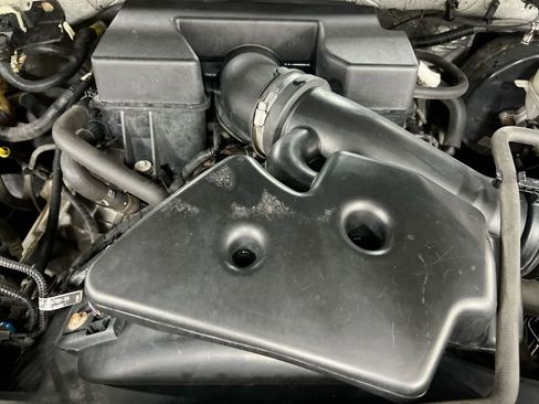 Used 2011 Ford F250 Lariat image 26