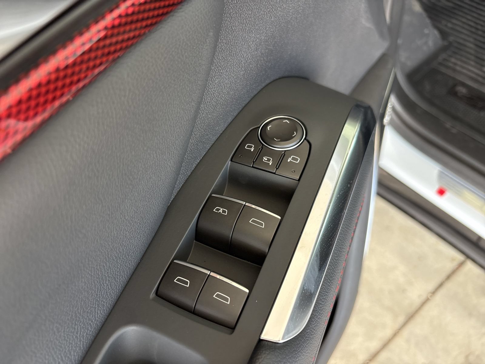 New 2026 Chevrolet Traverse RS w/ LPO, Floor Liner Package FWD image 11