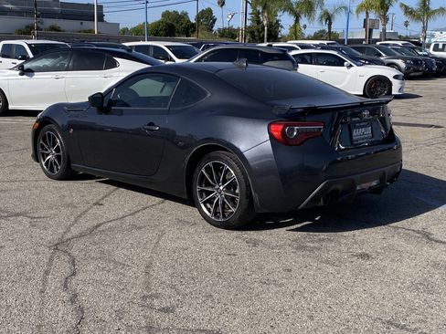 Used 2019 Toyota 86 GT image 8