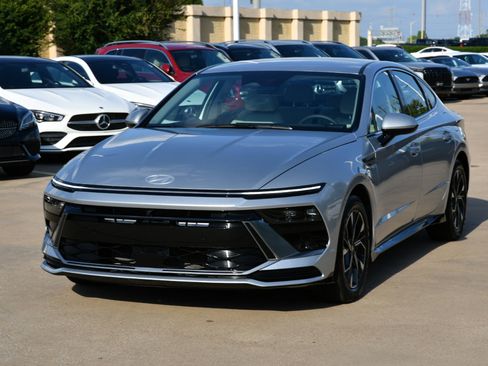 Used 2025 Hyundai Sonata SEL image 2