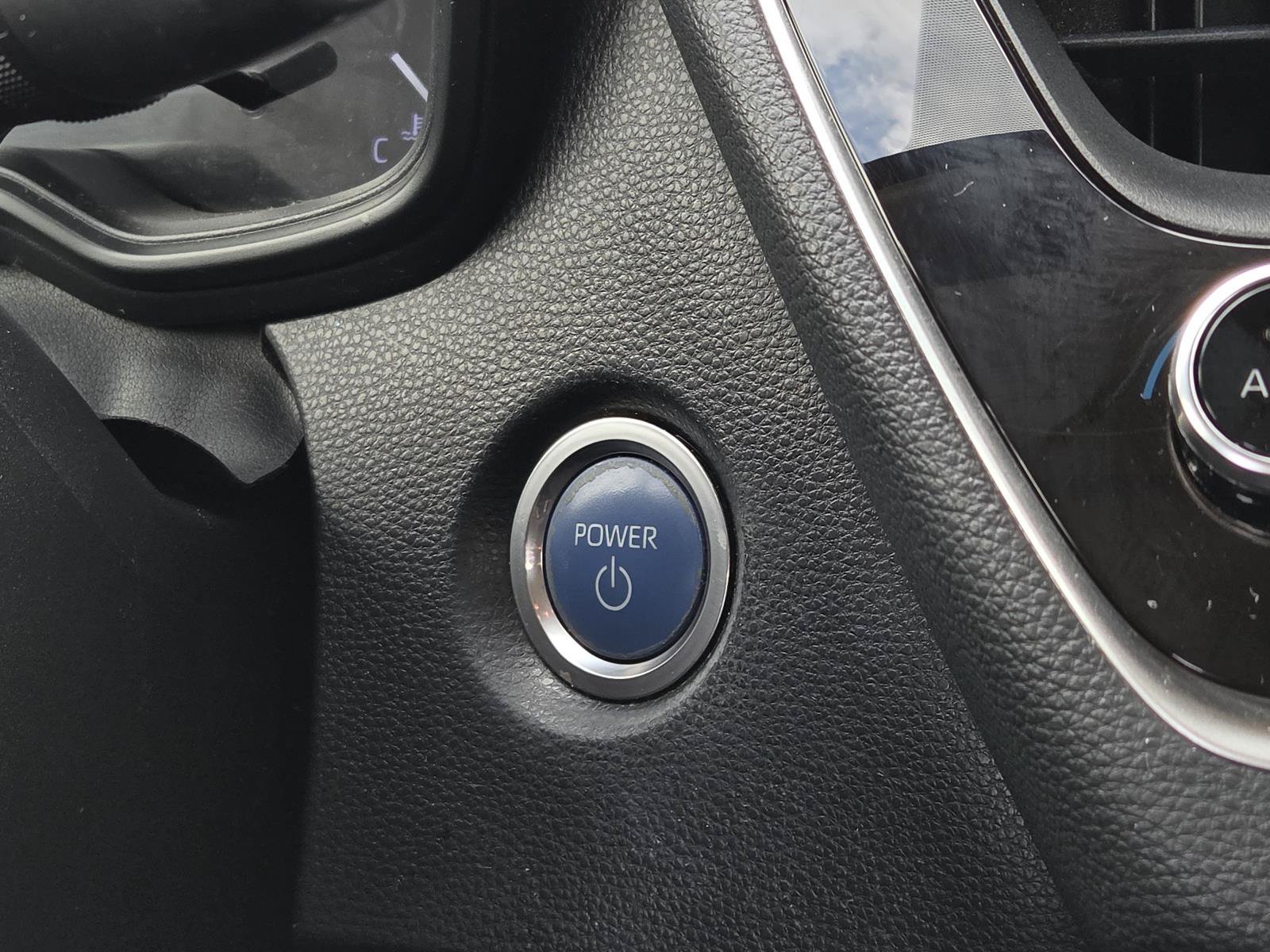 Used 2020 Toyota Corolla LE FWD image 16