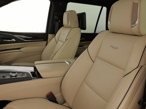 Used 2023 Cadillac Escalade Premium Luxury w/ LPO, Floor Liner Package AWD/4WD image 33
