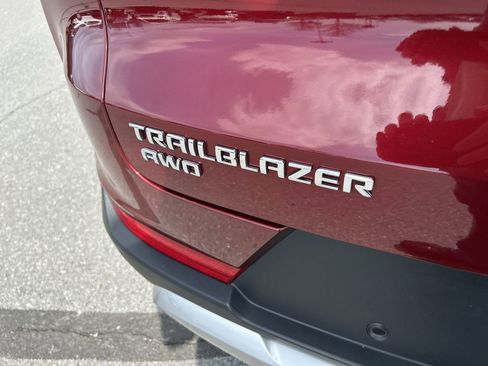 Used 2024 Chevrolet TrailBlazer LT w/ Convenience Package image 11