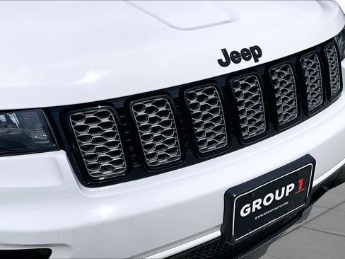 Used 2019 Jeep Grand Cherokee Altitude RWD image 28