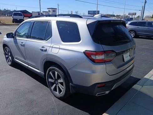 Certified 2023 Honda Pilot Touring image 6
