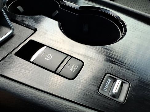 Used 2023 Nissan Rogue SV image 16