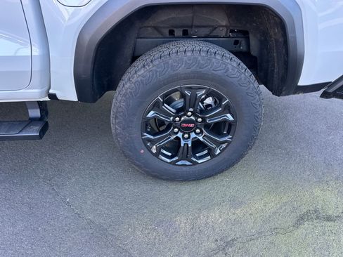 Used 2025 GMC Canyon Elevation w/ Convenience Package image 17