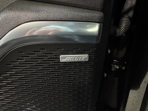 Used 2025 Chevrolet Traverse RS image 14