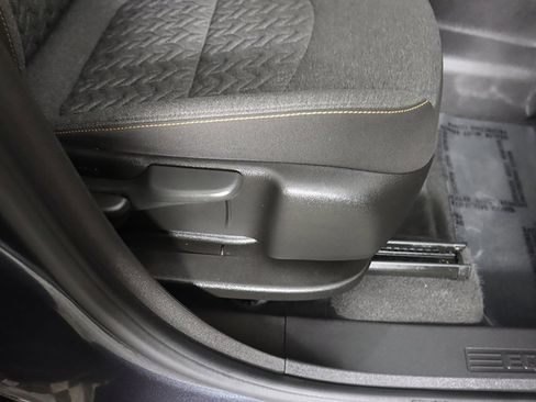 Used 2023 Chevrolet Equinox LT image 30