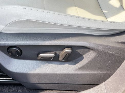 Used 2019 Volkswagen Tiguan SEL AWD/4WD image 15