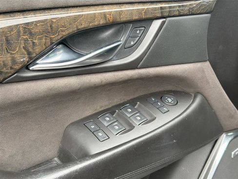 Used 2016 Cadillac Escalade ESV Platinum image 18