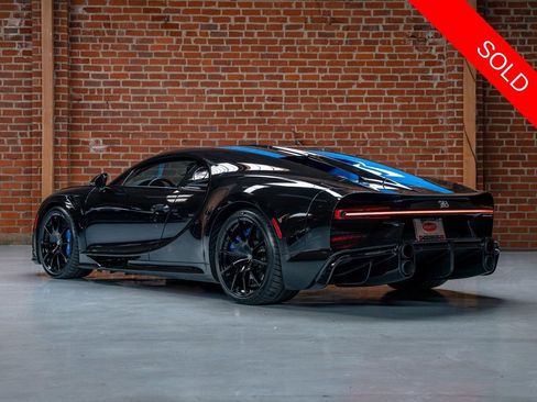 Used 2023 Bugatti Chiron Super Sport AWD/4WD image 7