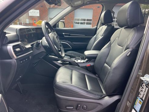 Used 2023 Kia Telluride S w/ S Sunroof Package image 12