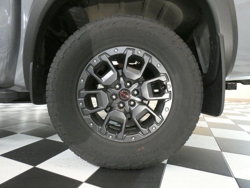 Used 2024 Nissan Frontier PRO-4X w/ Pro Premium Package AWD/4WD image 16