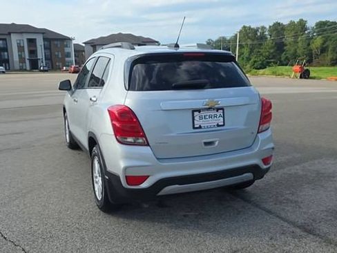 Used 2020 Chevrolet Trax LT w/ LT Convenience Package FWD image 6