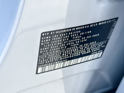 Used 2018 Volkswagen Tiguan SE w/ 18" Alloy Wheels Package image 21