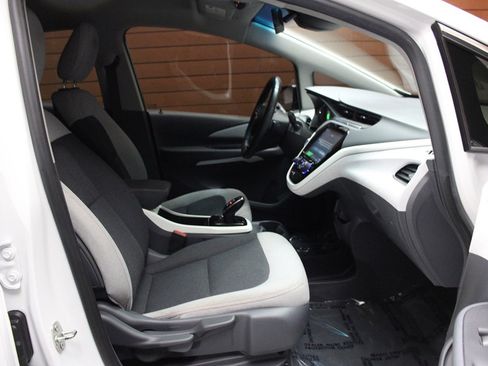 Used 2020 Chevrolet Bolt LT image 19