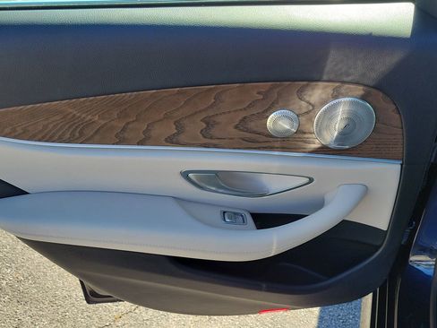 Used 2022 Mercedes-Benz E 350 Sedan image 11