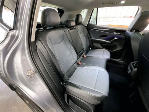 New 2026 Volkswagen Tiguan SE image 27