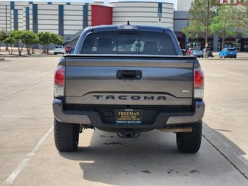 Used 2022 Toyota Tacoma TRD Off-Road w/ Technology Package AWD/4WD image 6
